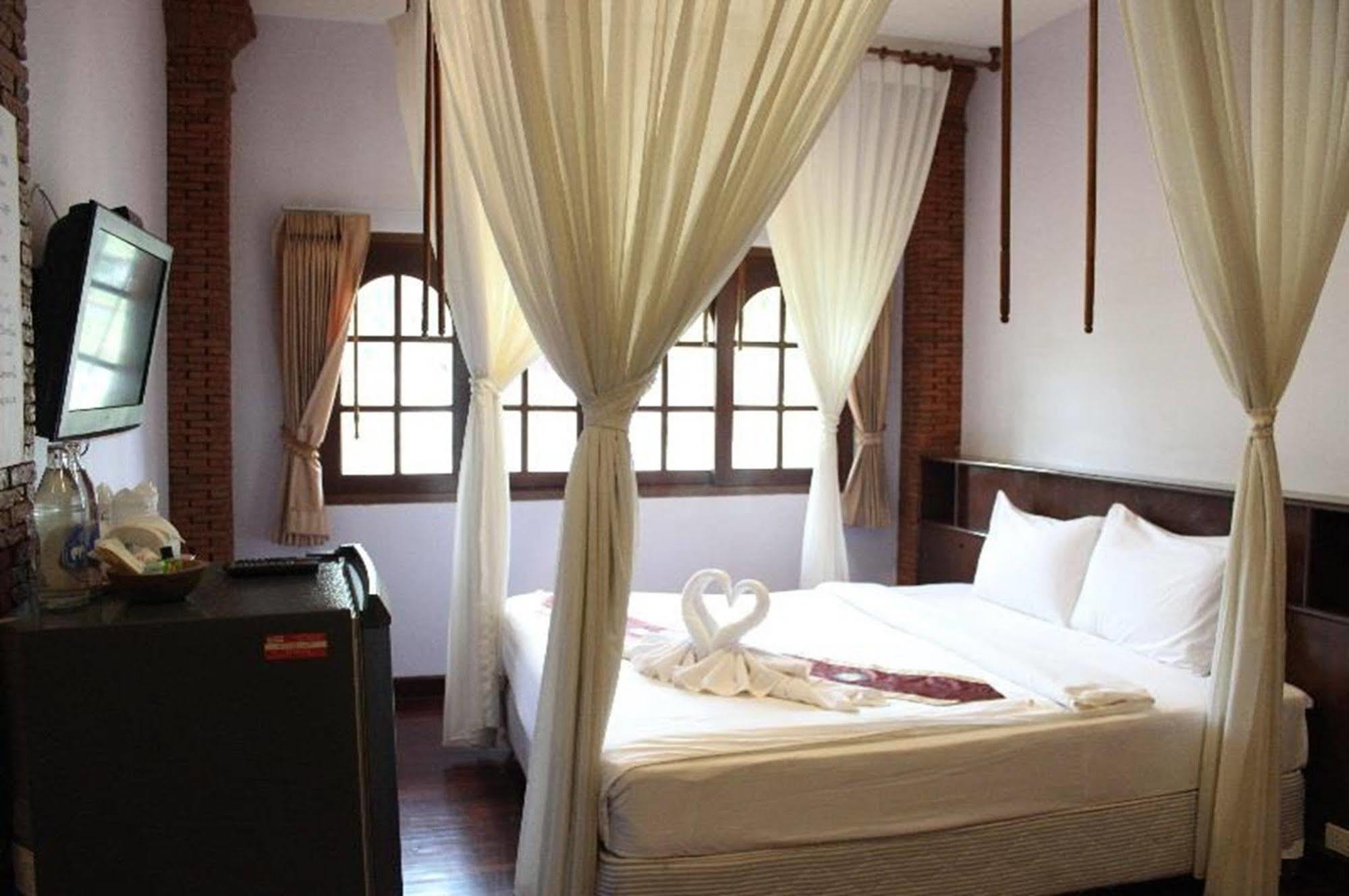 Boom Boom Beach Resort Laem Sing Chanthaburi Eksteriør billede