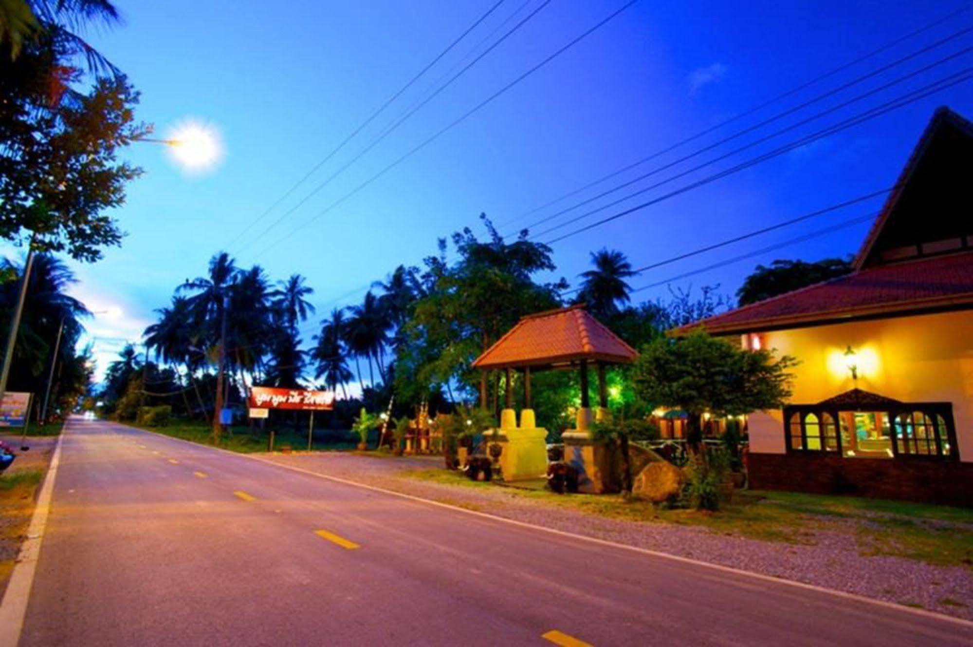 Boom Boom Beach Resort Laem Sing Chanthaburi Eksteriør billede