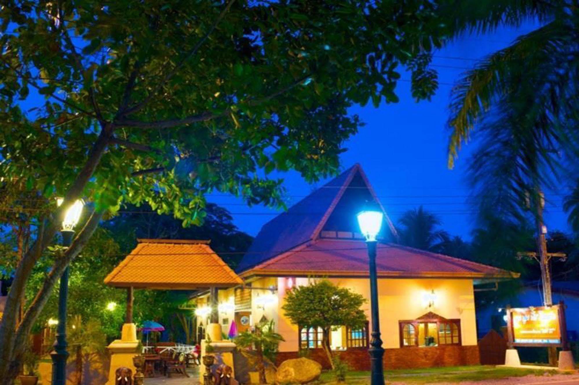 Boom Boom Beach Resort Laem Sing Chanthaburi Eksteriør billede